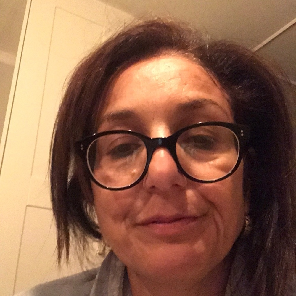 Meet your Posher, Elia